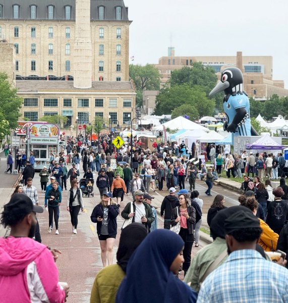 Stone-Arch-Bridge-Festival-festival-traffic-2025-distance