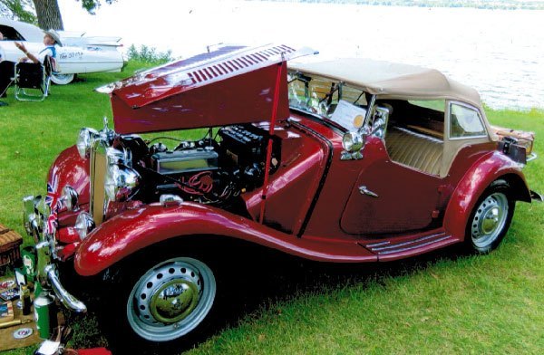 Stone-Arch-Bridge-Festival-Art-of-the-Car-Show-1951-MG-MKII
