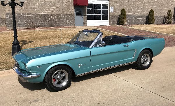 Stone-Arch-Bridge-Festival-Art-of-the-Car-Show-1965-Ford-Mustang