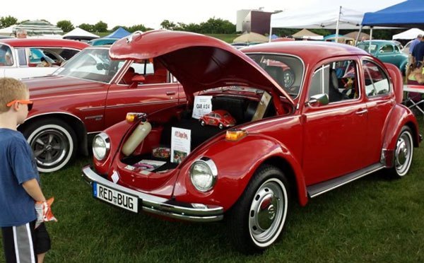 Stone-Arch-Bridge-Festival-Art-of-the-Car-Show-1971-VW-Super-Bug-600